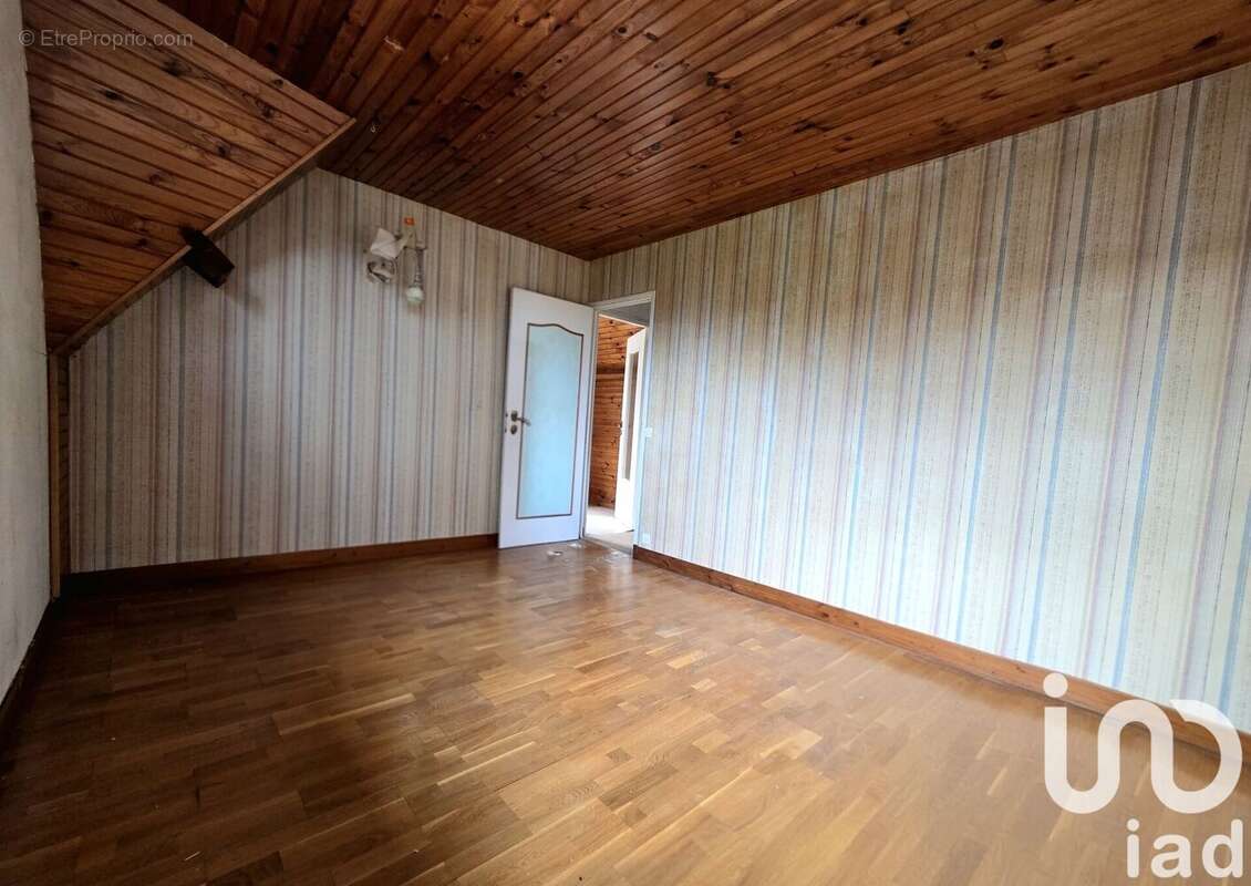 Photo 8 - Maison à LE MONT-SAINT-ADRIEN