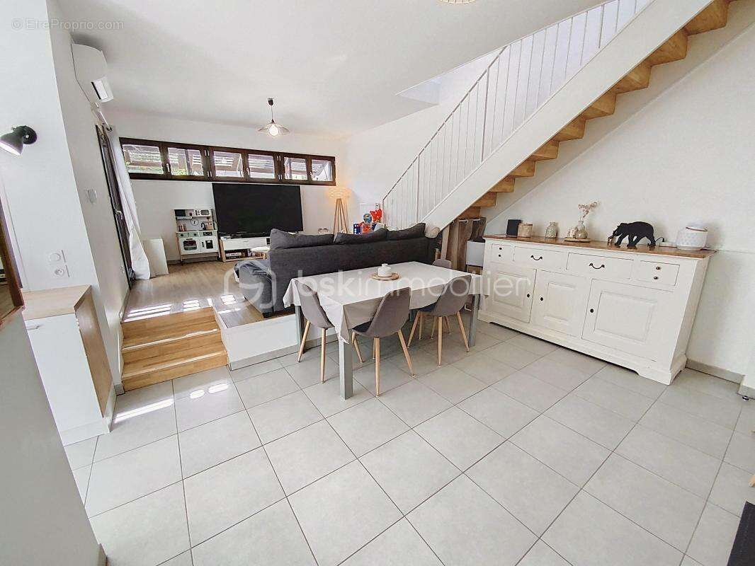 Appartement à SAINT-JEAN-DE-VEDAS