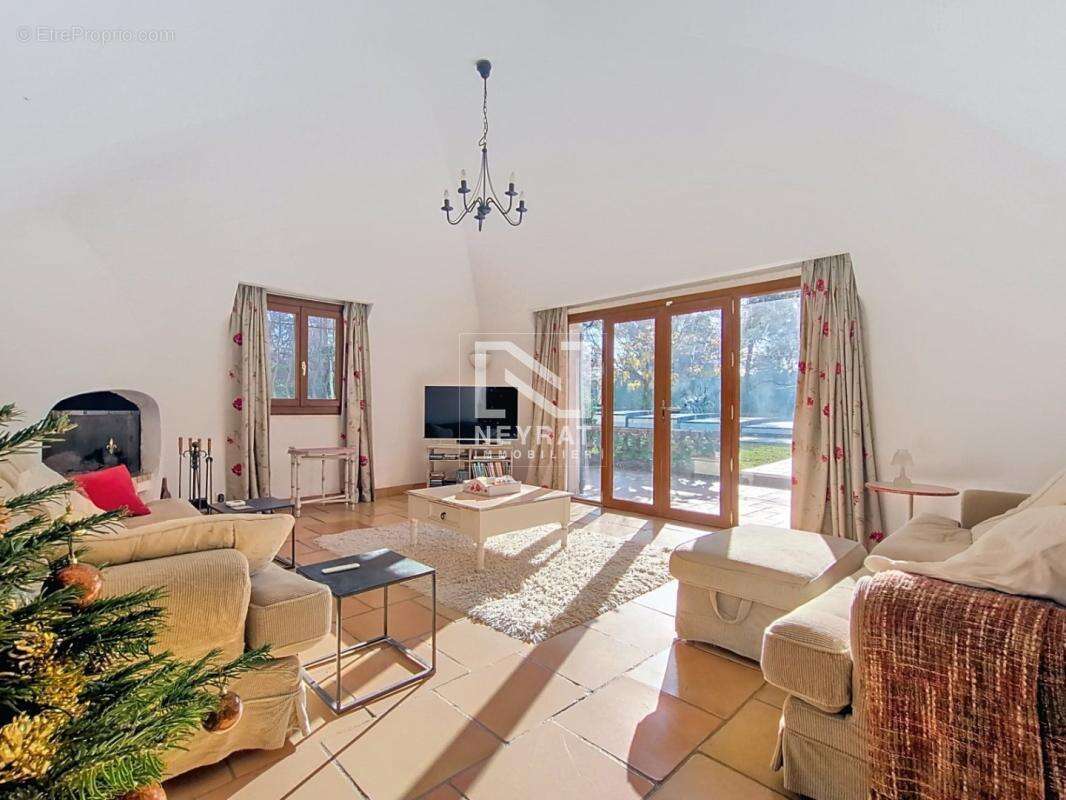 A tourrettes - propriete - proche golf de terre blanches - piscine - tennis - appartement independant - photo 17