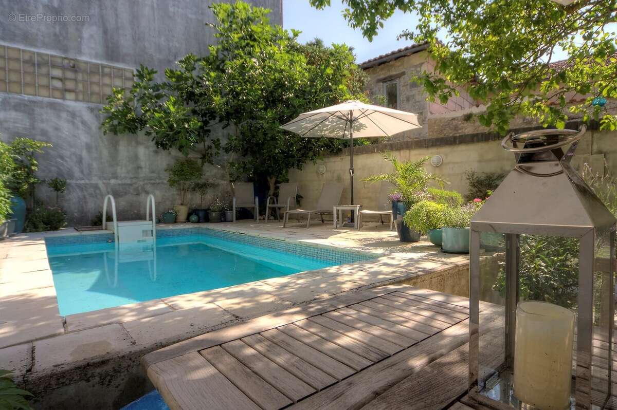 Maison à BOURG-CHARENTE