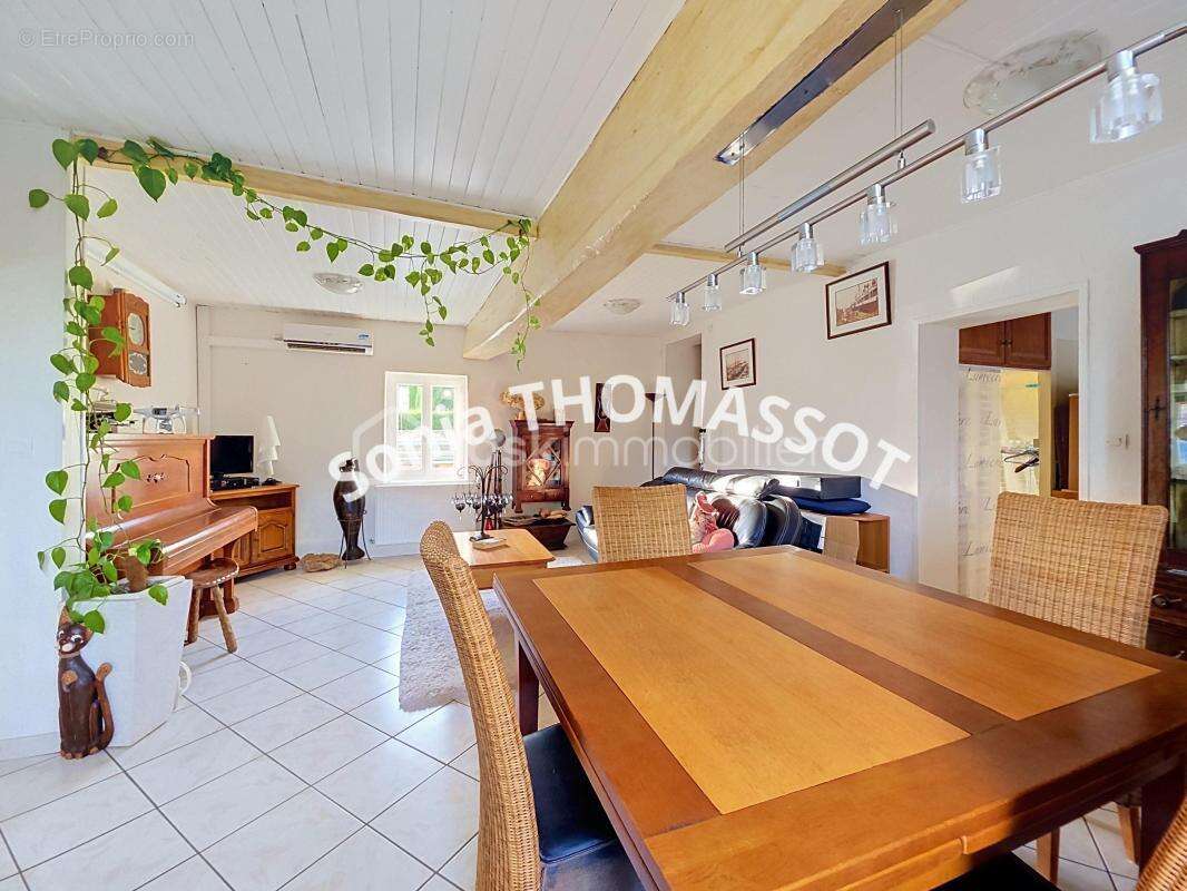Maison de campagne avec grand terrain clos et fort potentiel d'aménagement - photo 9