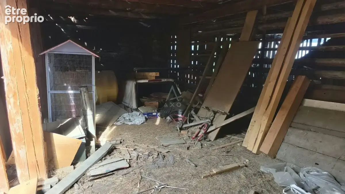 EXCLUSIVITÉ  Grange mitoyenne à rénover avec vue sur les montagnes  69 000  - photo 5