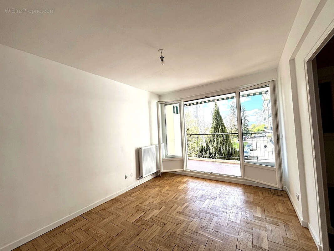 Appartement à SAINTE-FOY-LES-LYON