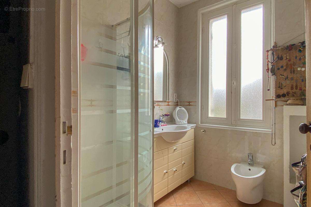 Maison 153 m² à Cadillac-En-Fronsadais  - photo 8