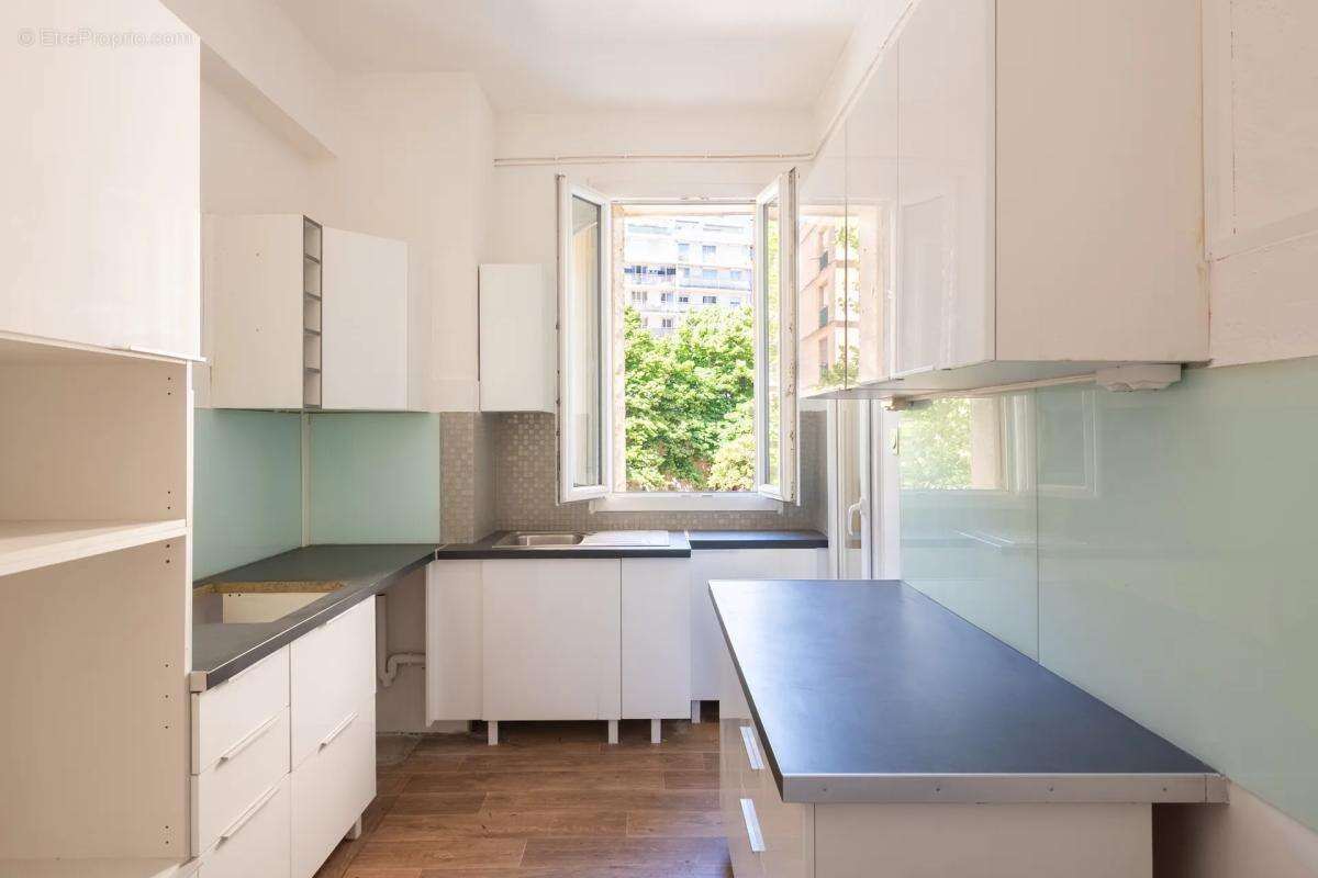 Appartement à MARSEILLE-2E
