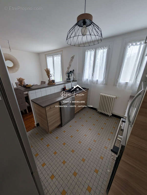 Maison à DANGE-SAINT-ROMAIN