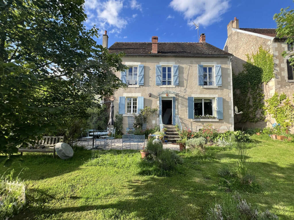 Maison à SAINT-AMAND-EN-PUISAYE