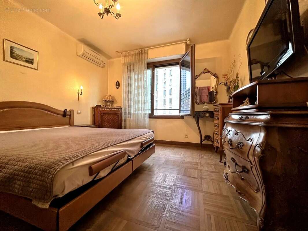 Appartement à MARSEILLE-6E