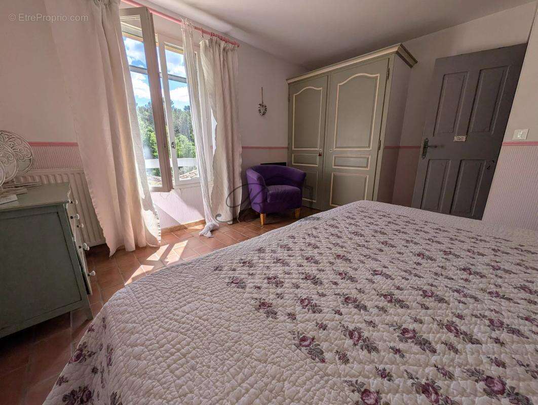 Maison à LA BASTIDE-DES-JOURDANS