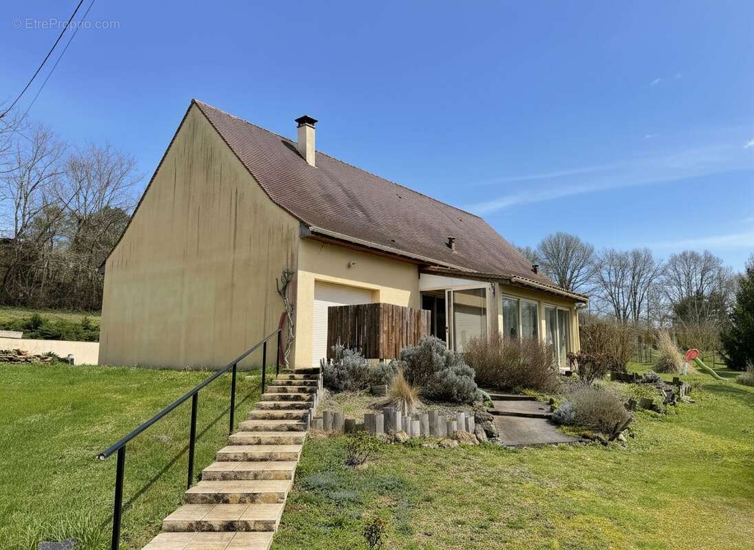 generated20260415T145515.360 - Maison à SAINT-CHAMASSY