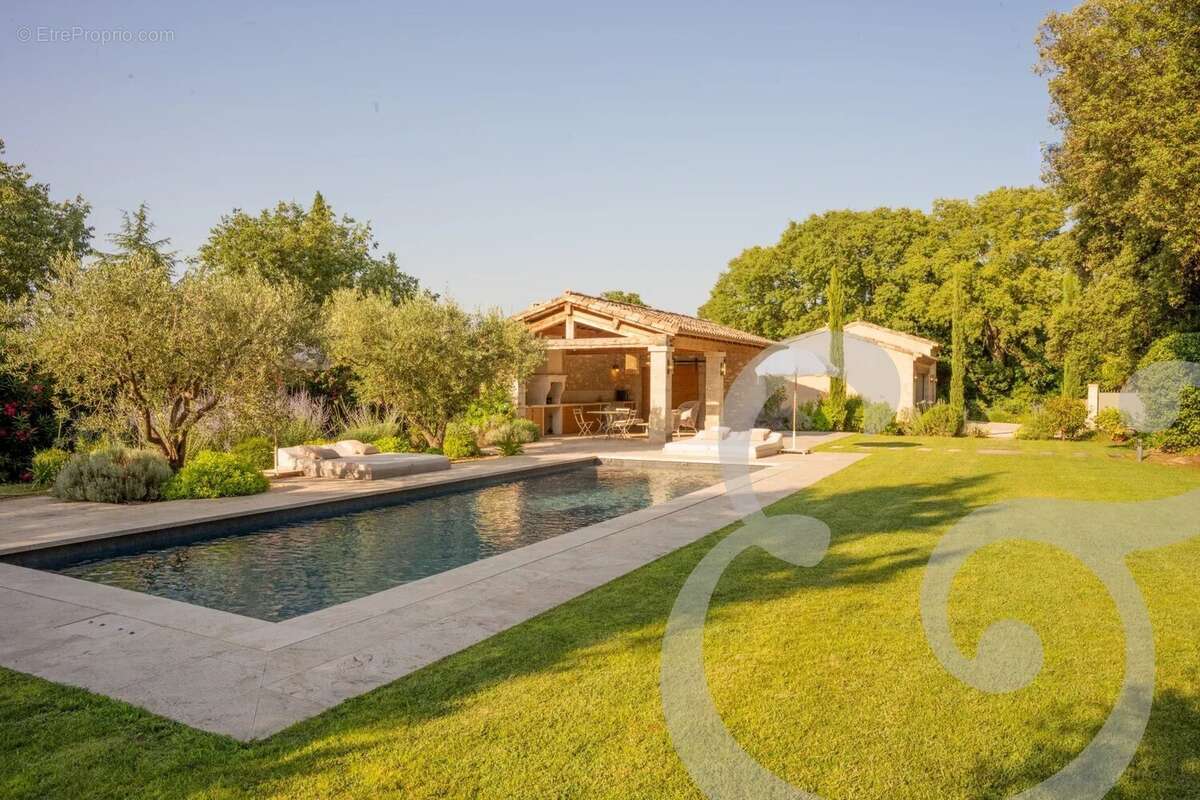 Maison à MAS-BLANC-DES-ALPILLES