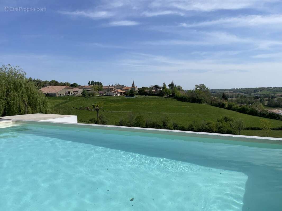 Maison 184 m² à Castelnau-Sur-Gupie  - photo 2
