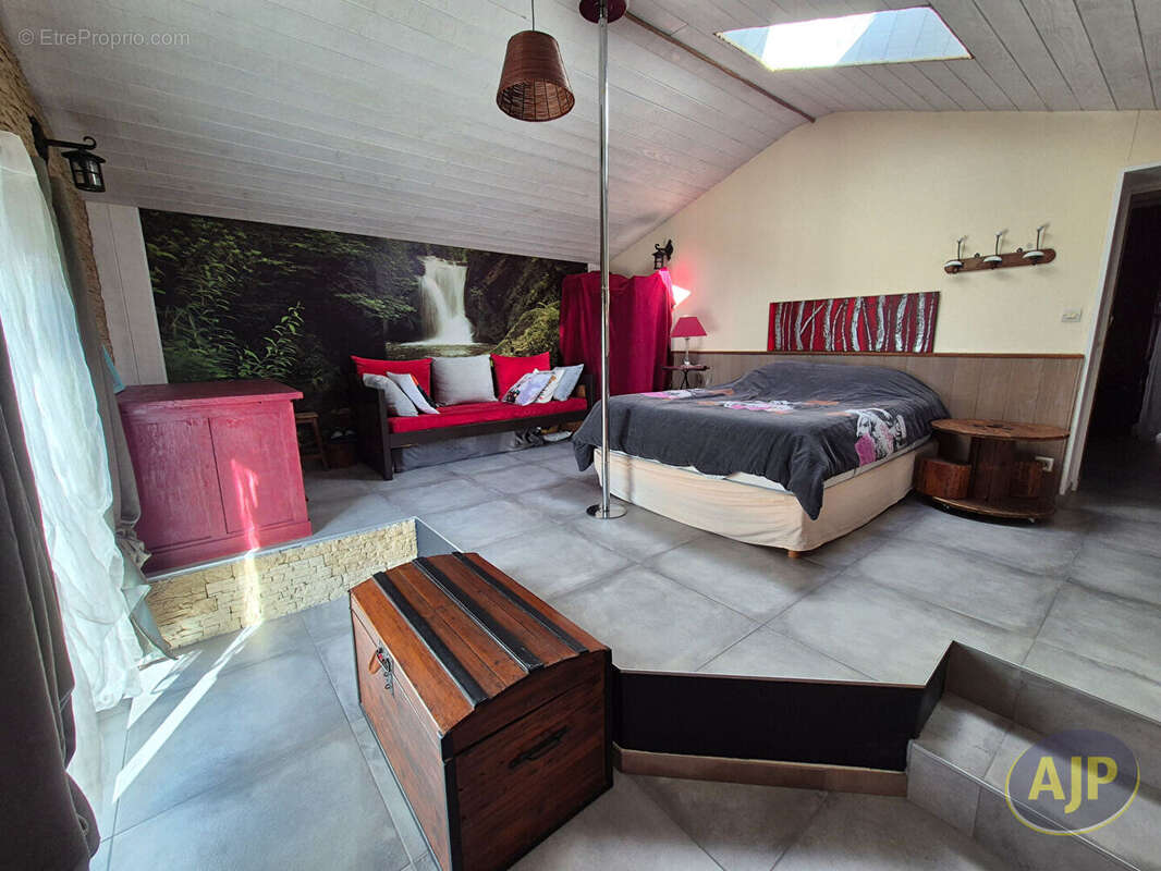 Maison à SAINT-CHRISTOPHE-DU-LIGNERON