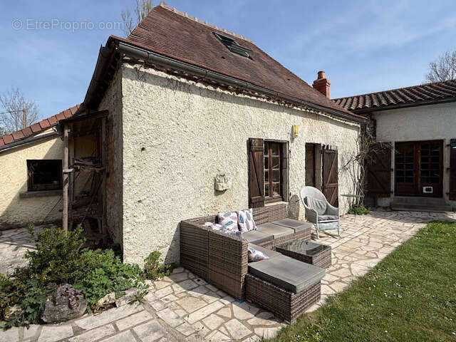 Maison à BELLENAVES