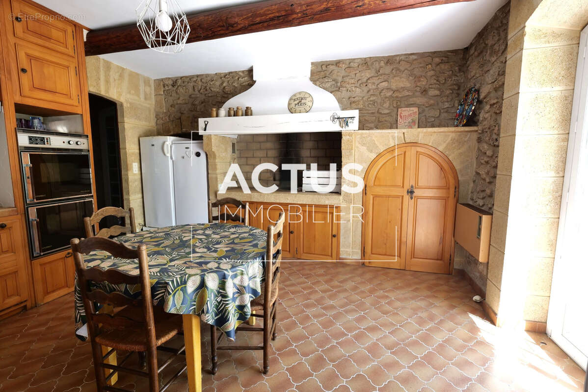Maison à CORNILLON-CONFOUX