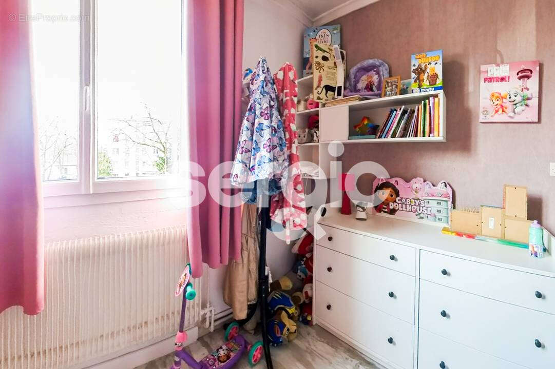 Appartement à SAINTE-GENEVIEVE-DES-BOIS