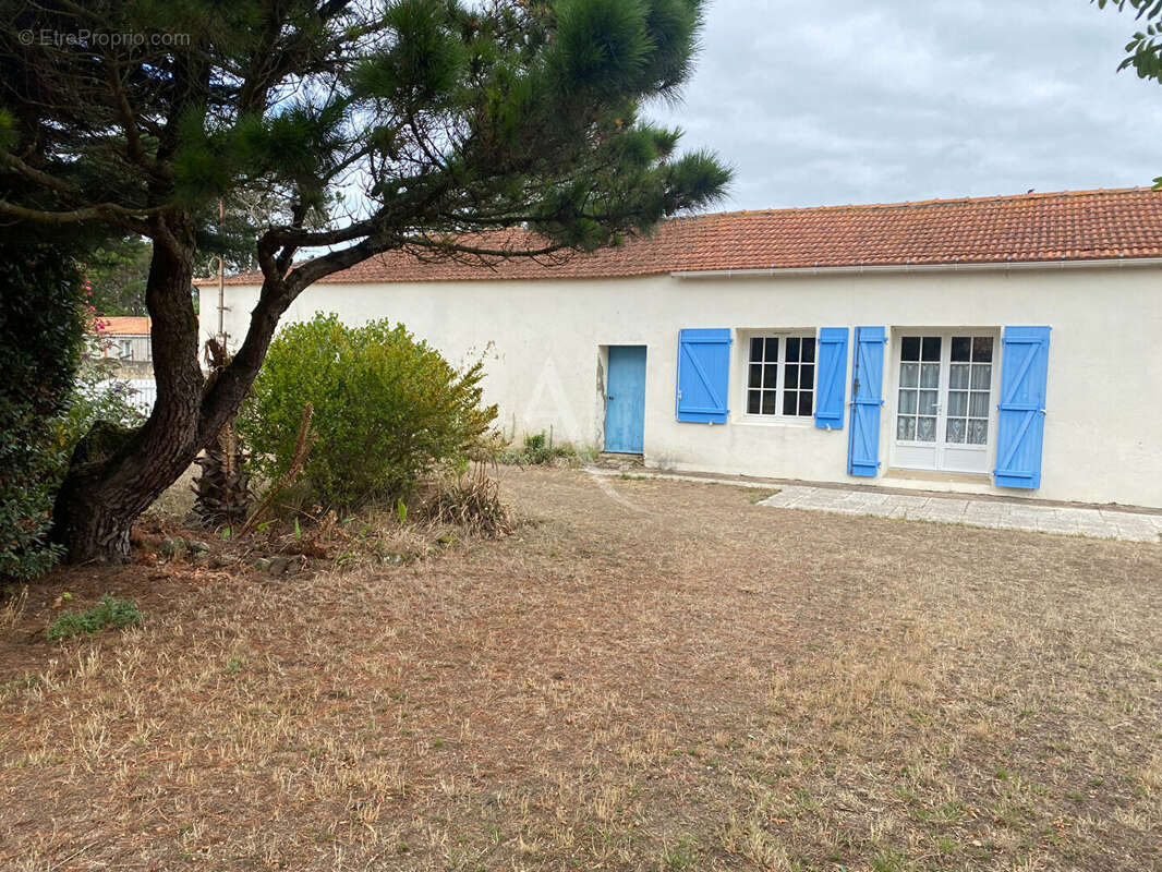 Maison  en pierre à rénover - photo 2