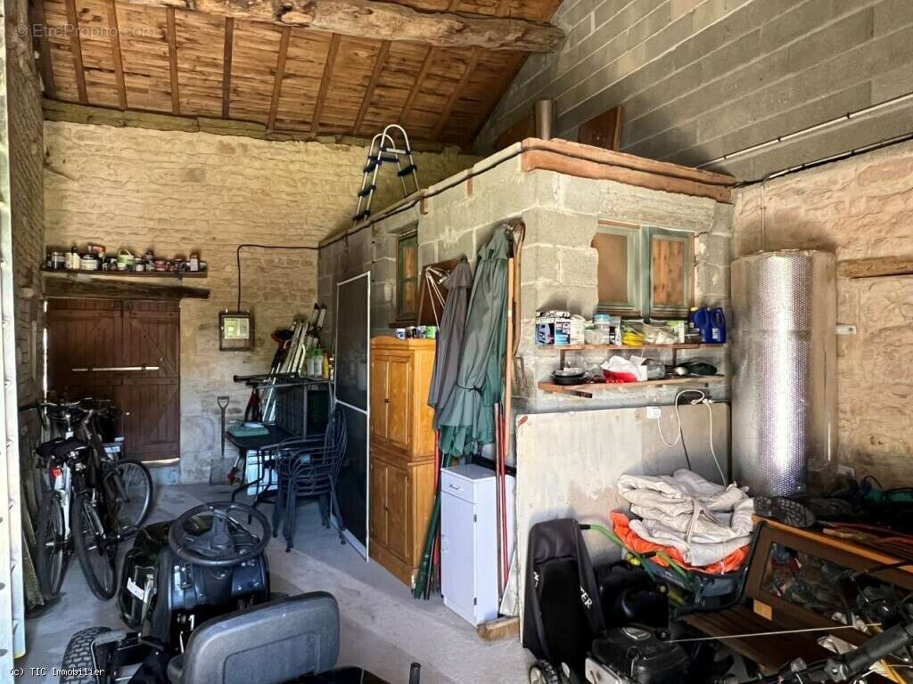 Maison à CHEF-BOUTONNE