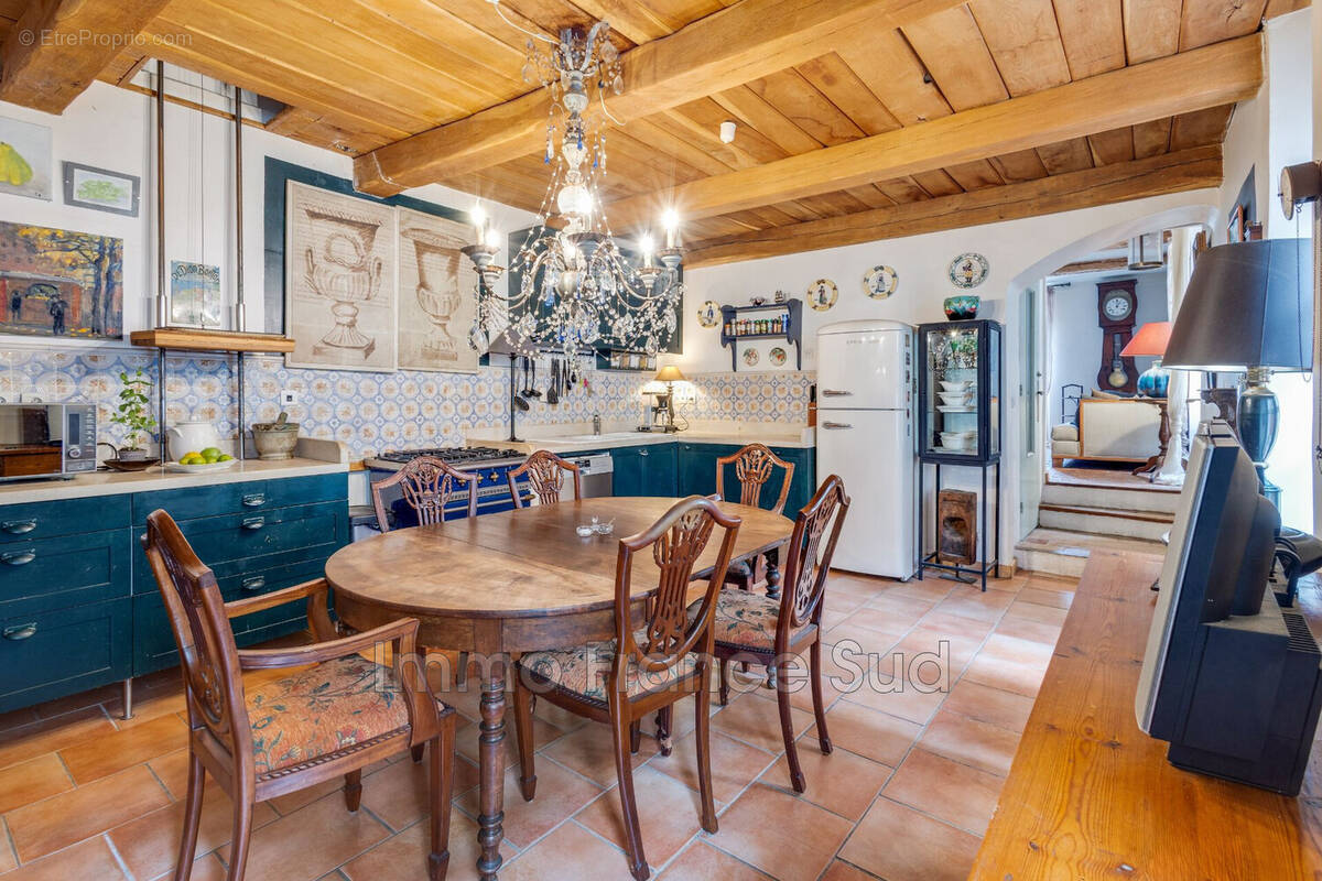 Maison à LA GARDE-FREINET