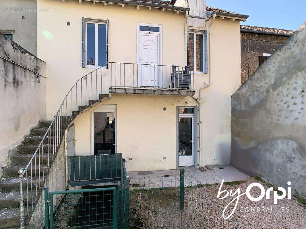 Maison à COMMENTRY