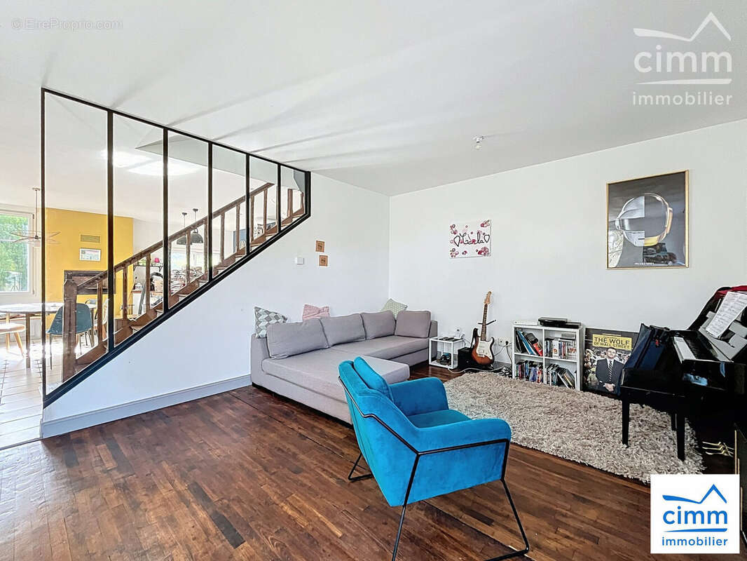 Maison 145 m² à Saint-Gilles  - photo 3