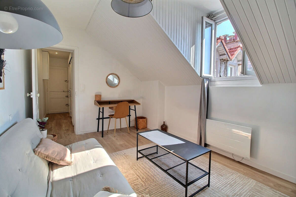 Appartement à LA GARENNE-COLOMBES