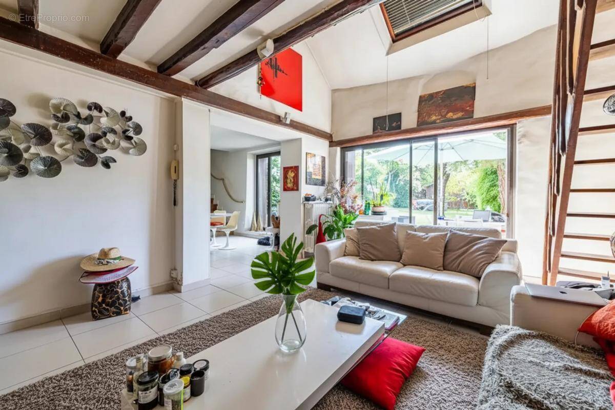 Maison à VERRIERES-LE-BUISSON