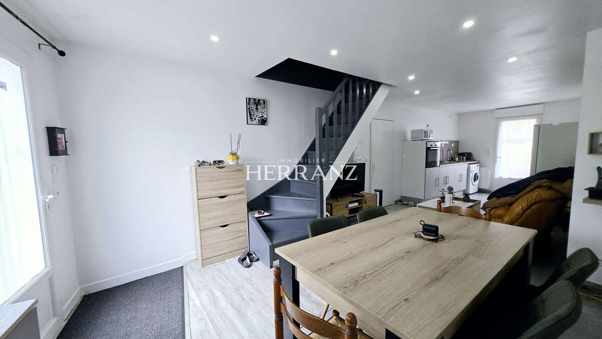 Appartement à MONTGUYON