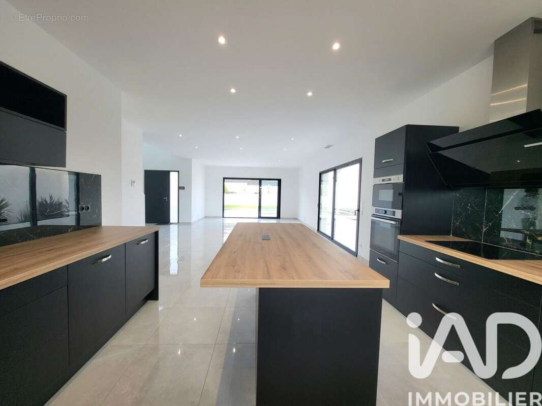 Maison 145 m² à Narbonne  - photo 5