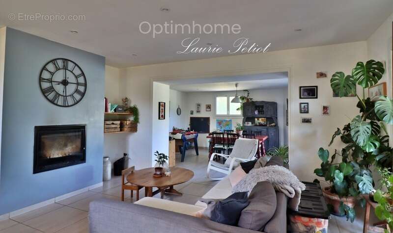 Maison à SAINT-THOMAS-DE-CONAC