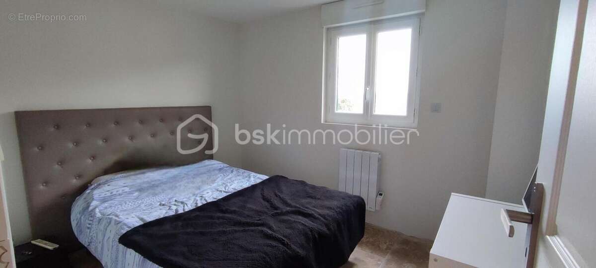 Commerce à SAINT-ANTOINE-DU-ROCHER