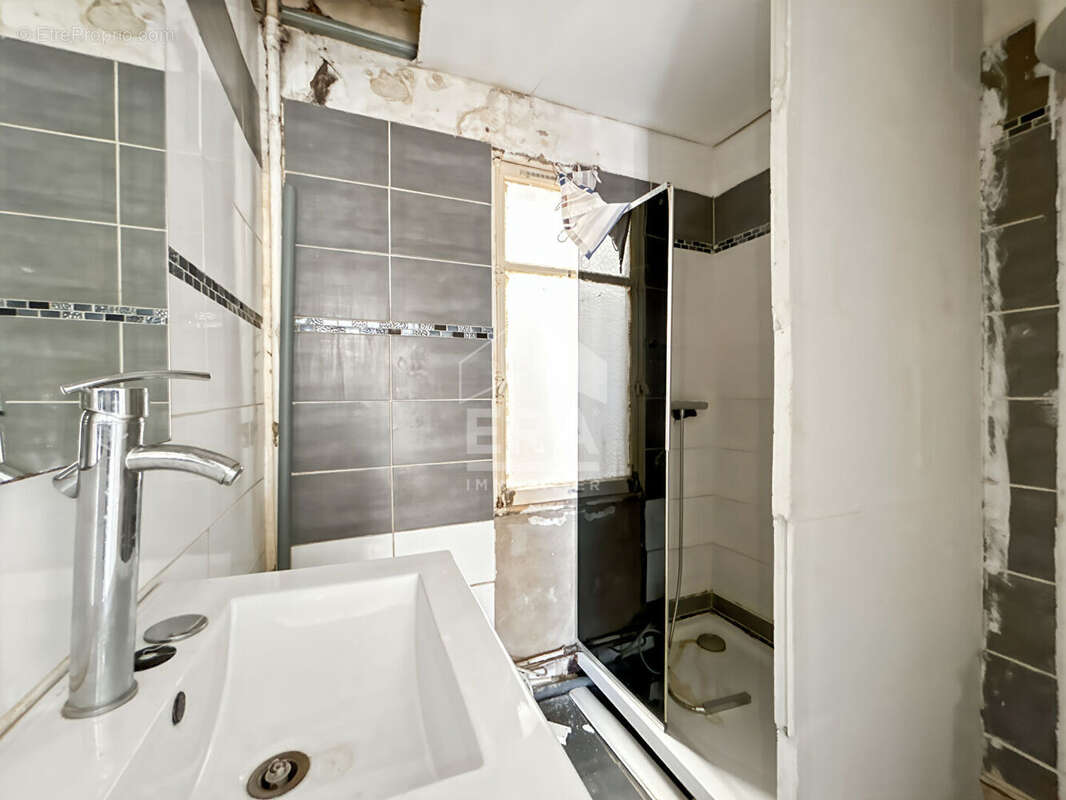 Appartement à MARSEILLE-4E