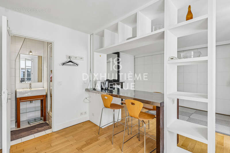 Appartement à PARIS-3E