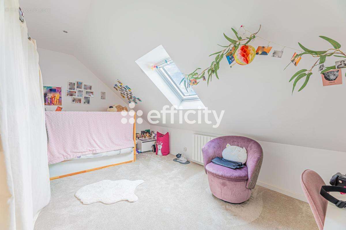 Maison à SAINT-CYR-SUR-LOIRE