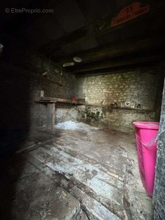 Maison à ORMOY-LA-RIVIERE