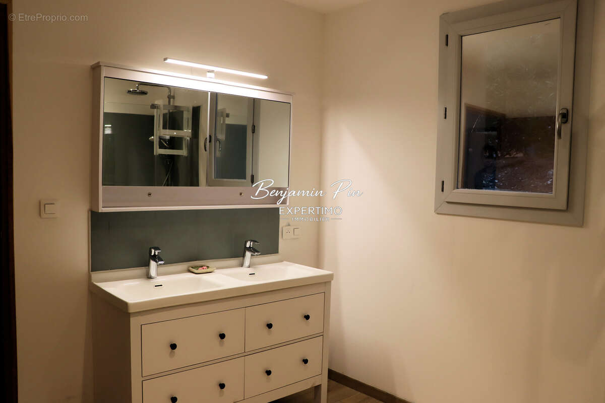 Maison à SAINT-SATURNIN-LES-APT