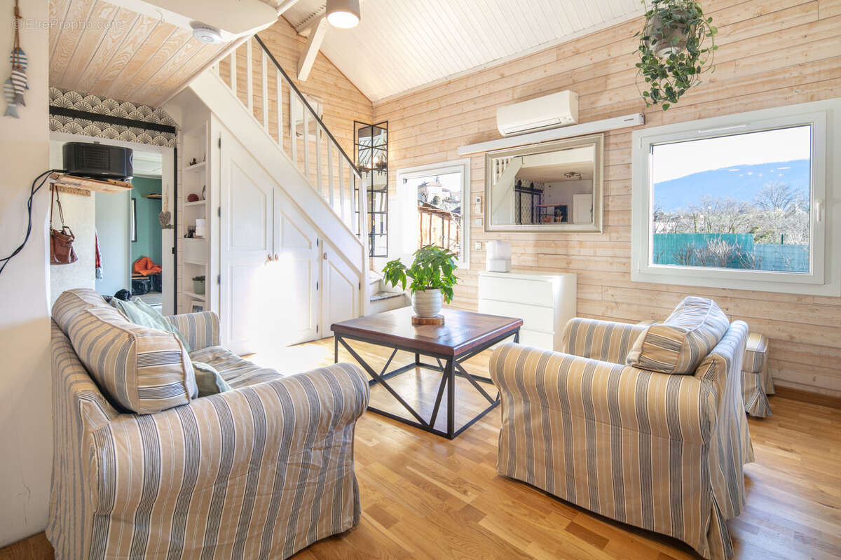 Maison à SAINT-VINCENT-DE-MERCUZE