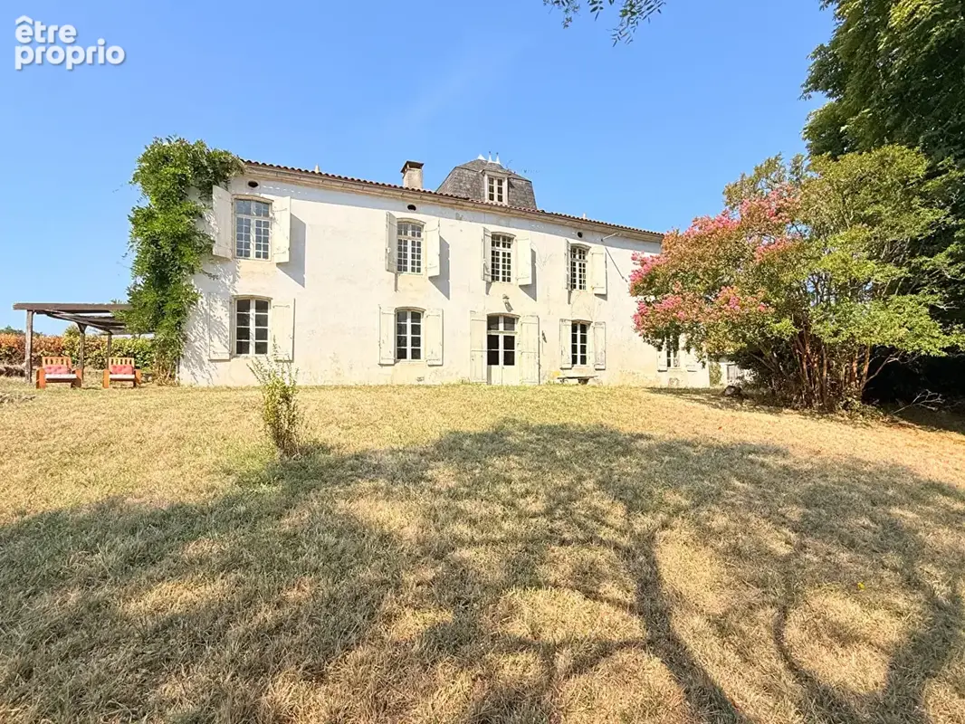 Photo Maison à Chalais au prix de 365 000€