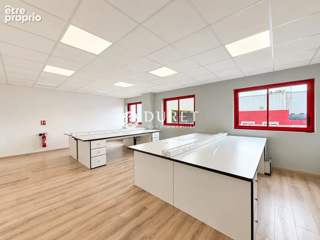 Commerce 2 655 m² à vendre à Mortagne-Sur-Sevre (85290) - photo 4