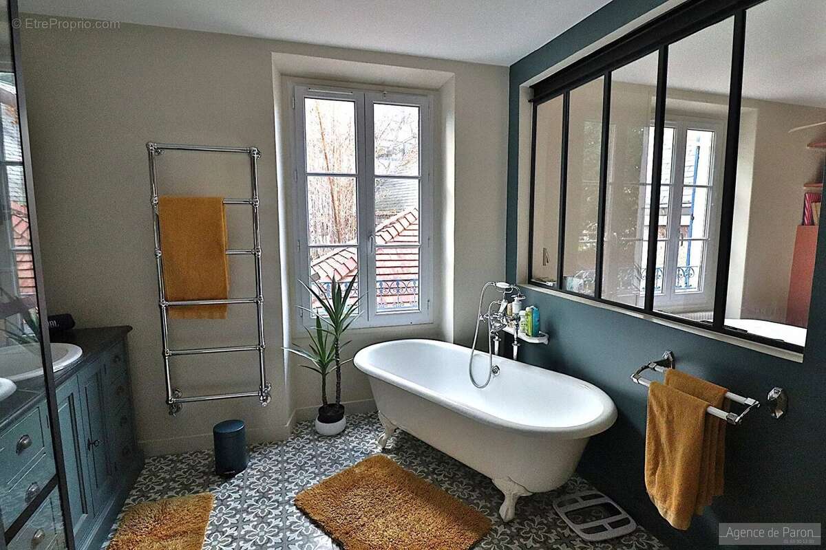 Maison à VERRIERES-LE-BUISSON