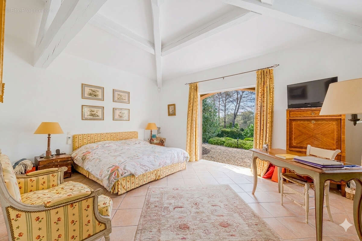 Magnifique vue sur le golf villa 7 pieces avec piscine et double garage - photo 8