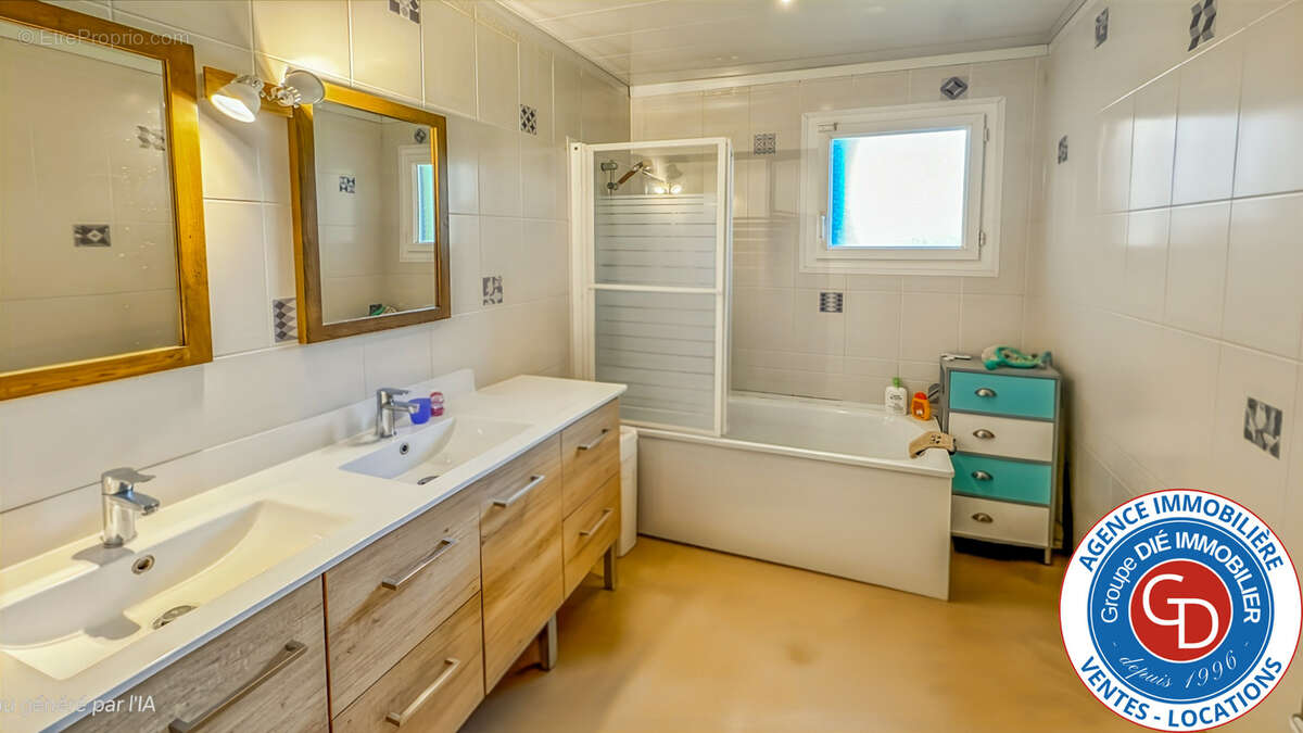 Villa avec 5 chambres, garage et piscine - photo 25