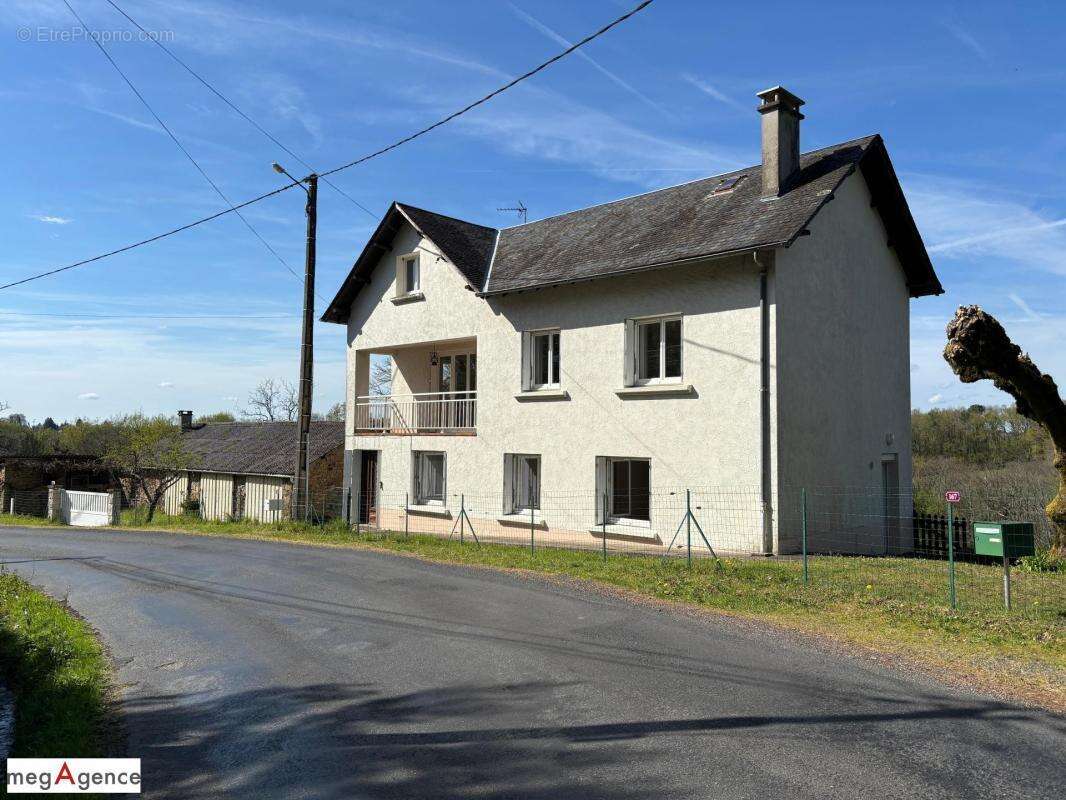 Maison à SAINT-HILAIRE-PEYROUX