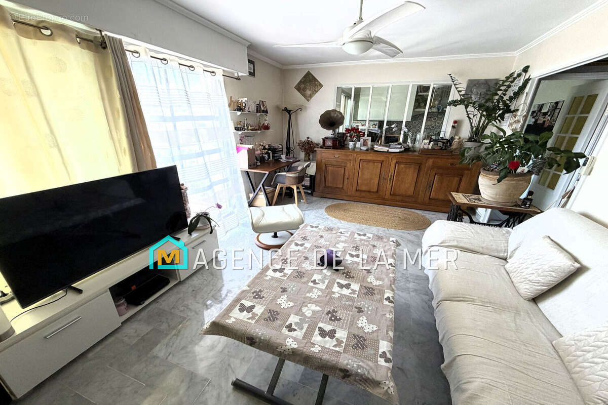 Appartement à MANDELIEU-LA-NAPOULE