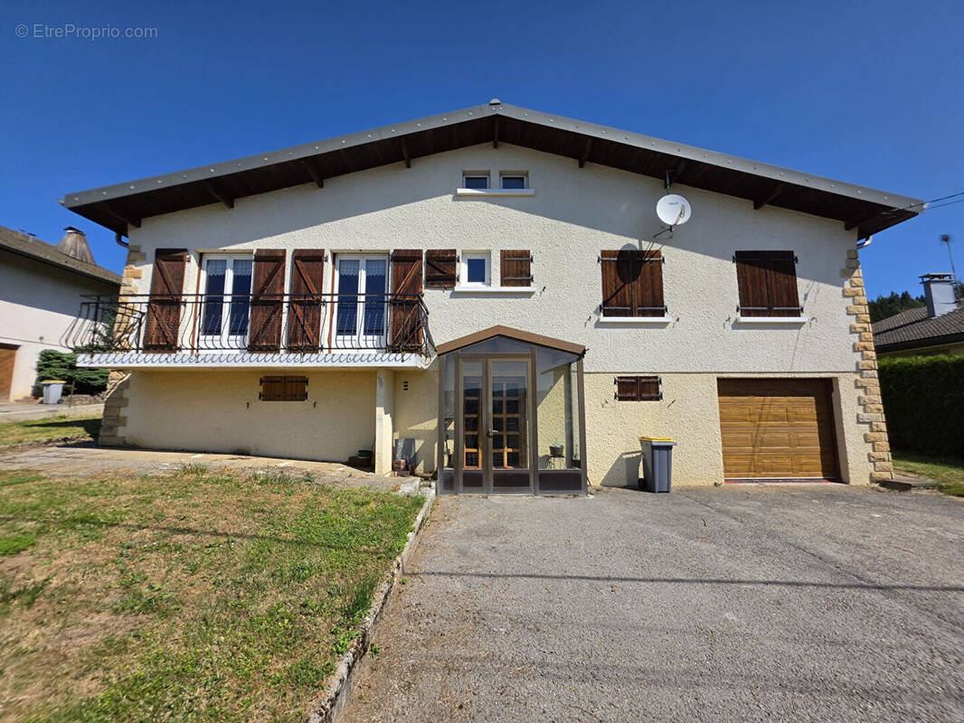 Maison à OYE-ET-PALLET