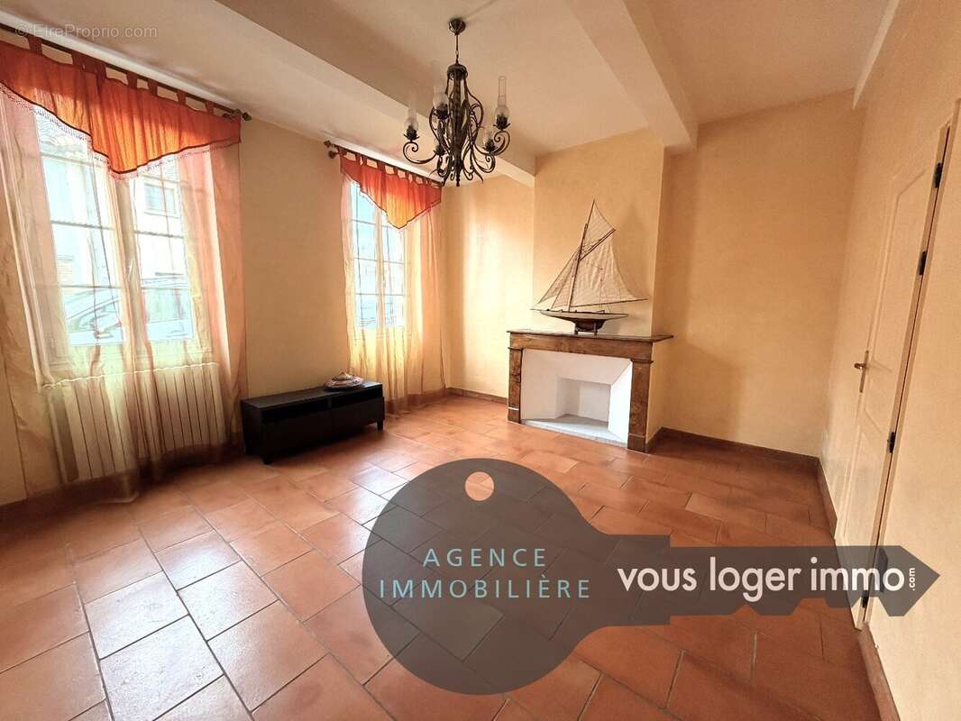 Maison à MONTESQUIEU-VOLVESTRE