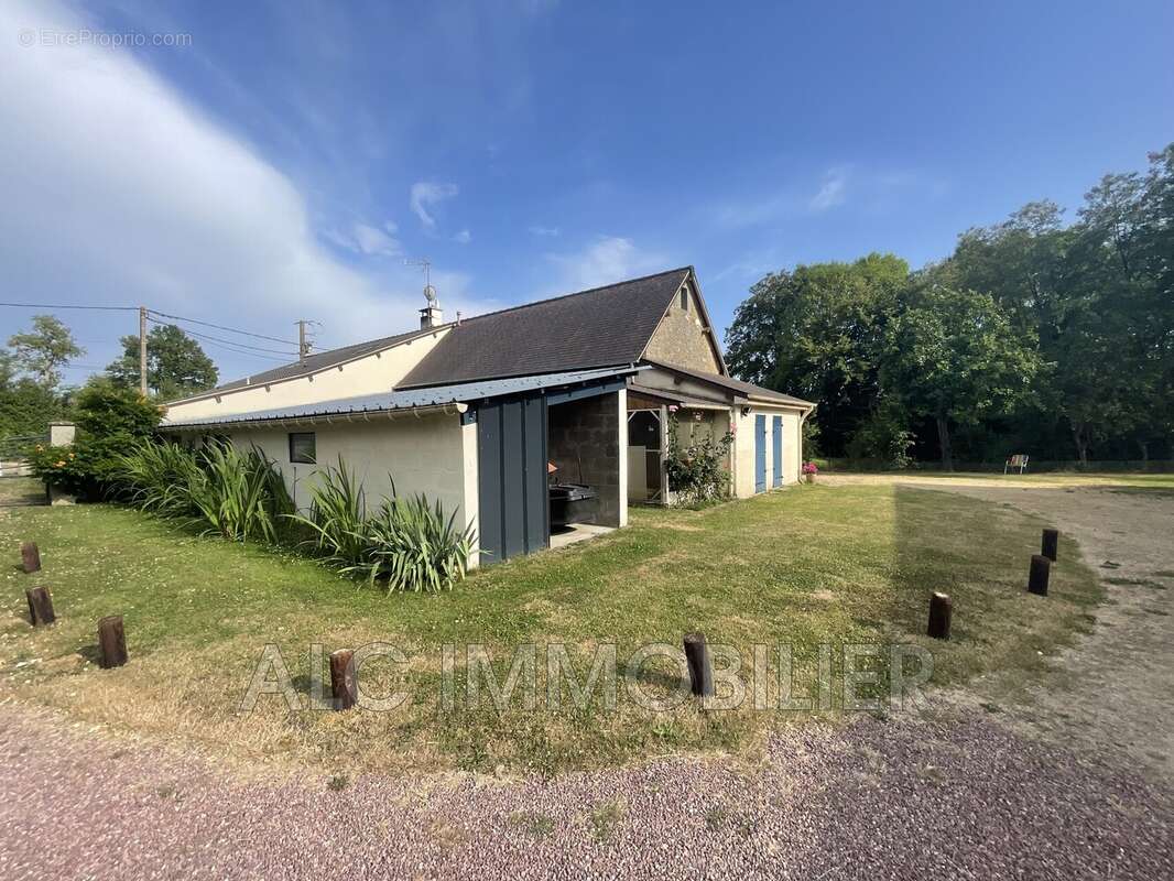 Maison à LE MELE-SUR-SARTHE