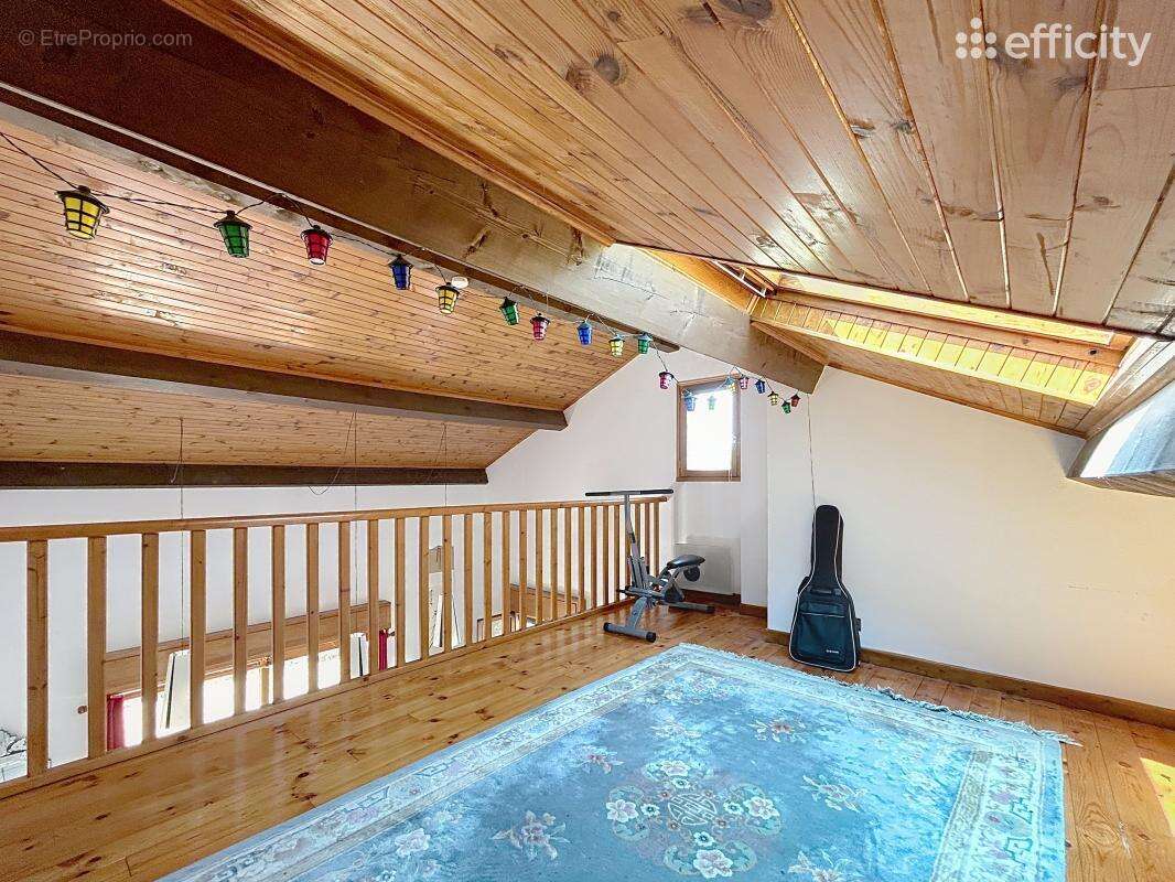 Maison à BOUGE-CHAMBALUD