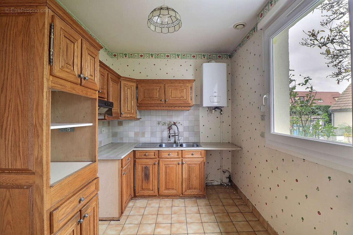 Maison à LE PERRAY-EN-YVELINES