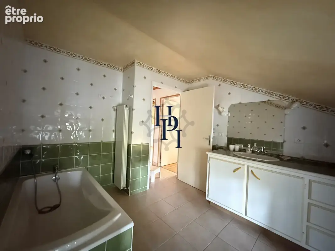 Vente Maison avec dépendances et terrains Montaigut - photo 11